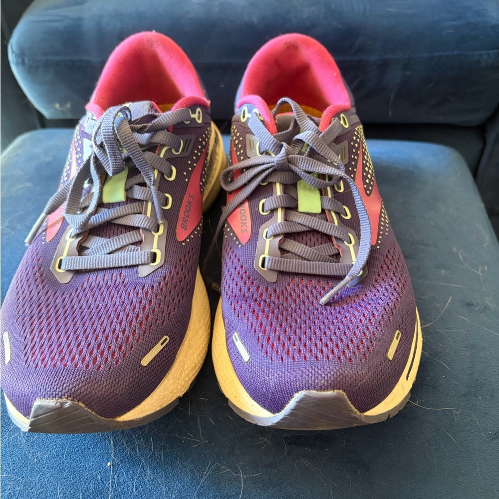 Brooks Women’s Purple Running Shoes with Pink Lining